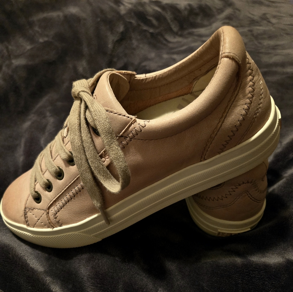 Woman's Taos Plim Soul Lux Sneakers - Picture 5 of 8